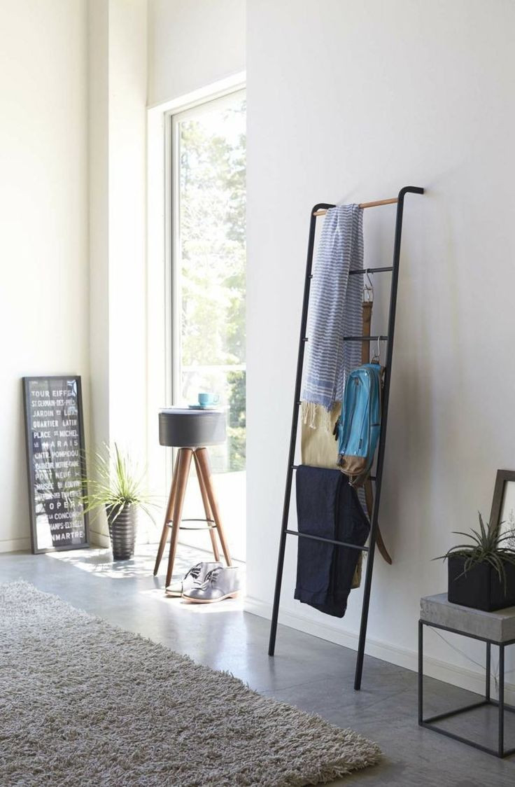 Kleiderablage Im Schlafzimmer - Die Leiter Einfach An Die Wand regarding Ablage Schlafzimmer