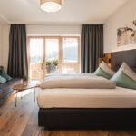 Komfortzimmer Mit Balkon – Südseite – Hubertushof Intended For Schlafzimmer Südseite