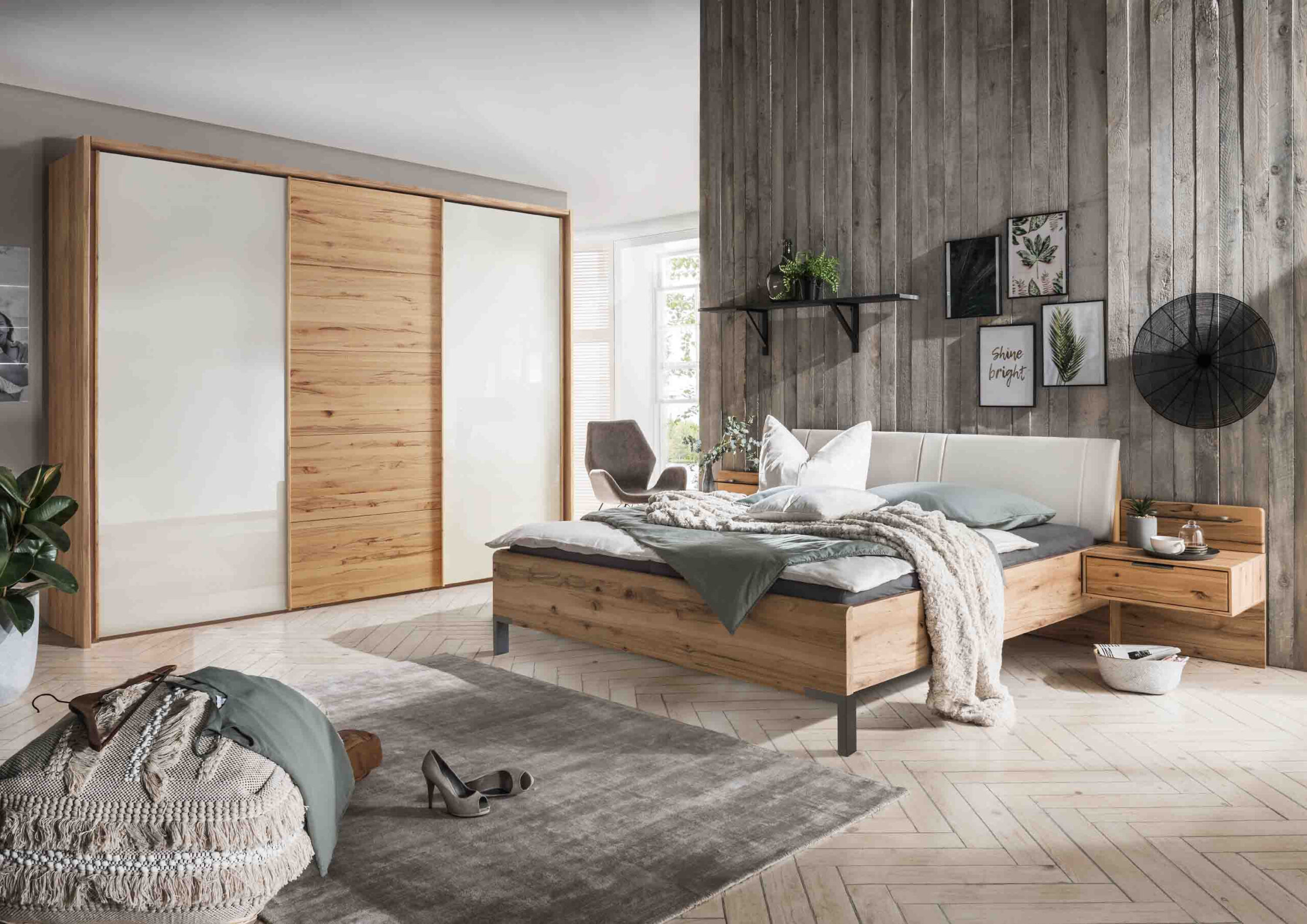 Schlafzimmer Livorno Mit Futonbett + Schwebetürenschrank within Schlafzimmer Livorno