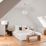 Schlafzimmer Mit Dachschräge: 10 Tipps Und Produkte | Westwing in Schlafzimmer Mit Schräge