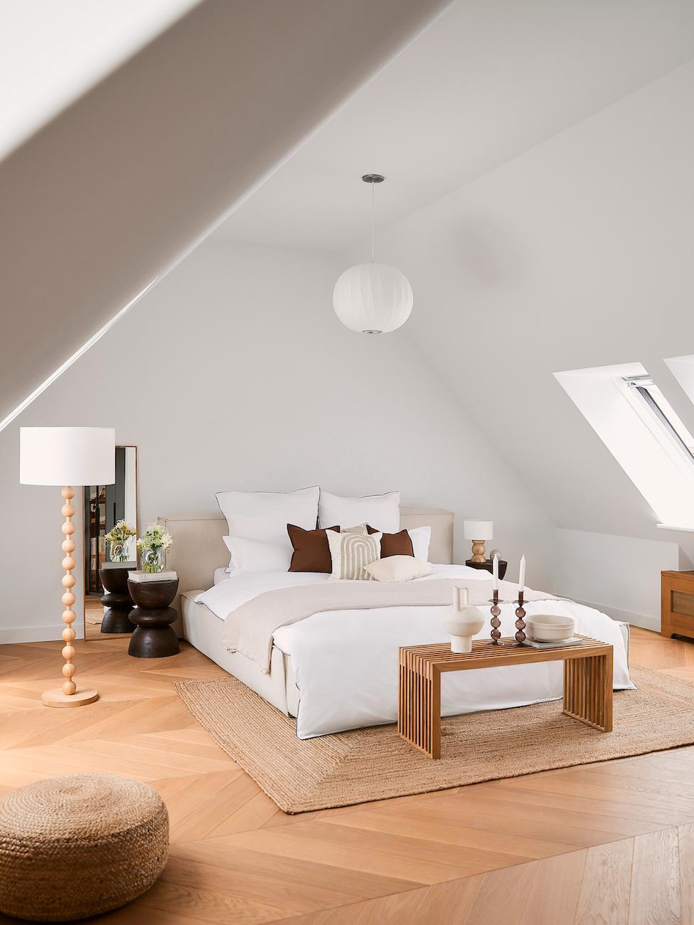Schlafzimmer Mit Dachschräge: 10 Tipps Und Produkte | Westwing in Schlafzimmer Mit Schräge