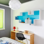 Wandregal Mit Hellblauer Rückwand Über … – Bild Kaufen – 11331541 With Regard To Wandregal Schlafzimmer